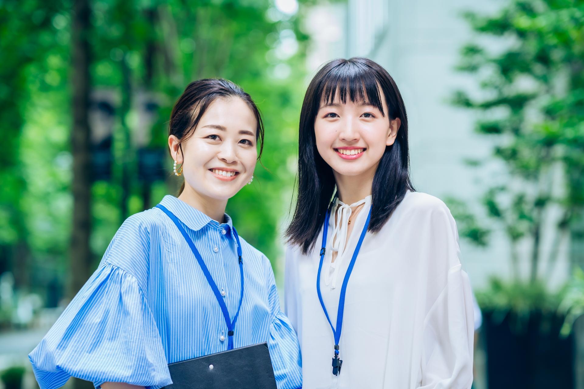 選べる勤務時間（9時～17時、10時～16時）でライフスタイルにあわせて仕事ができます。