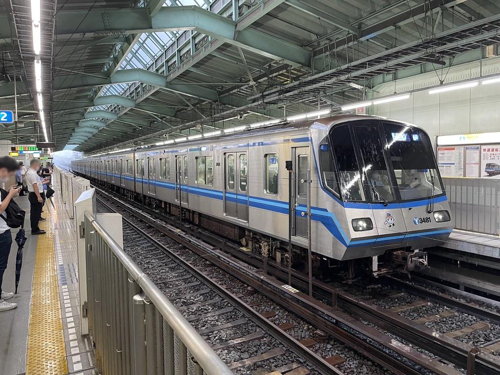 オフィスは、横浜市営地下鉄「仲町台駅」から徒歩約1分。改札を出てまっすぐで到着です！